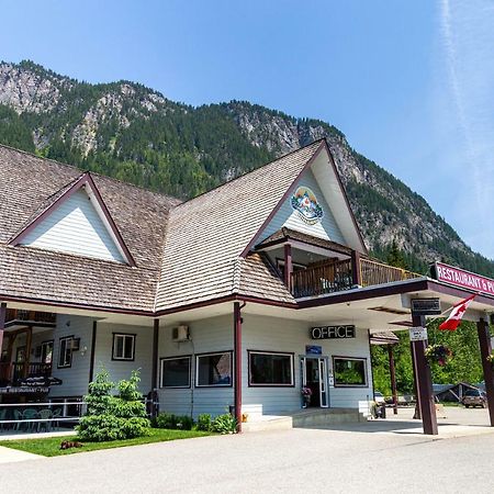 Peaks Lodge Revelstoke Exteriér fotografie