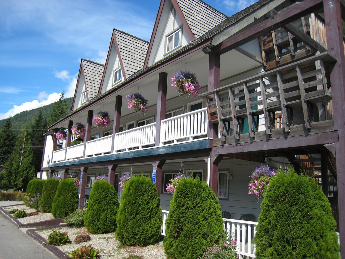 Peaks Lodge Revelstoke Exteriér fotografie