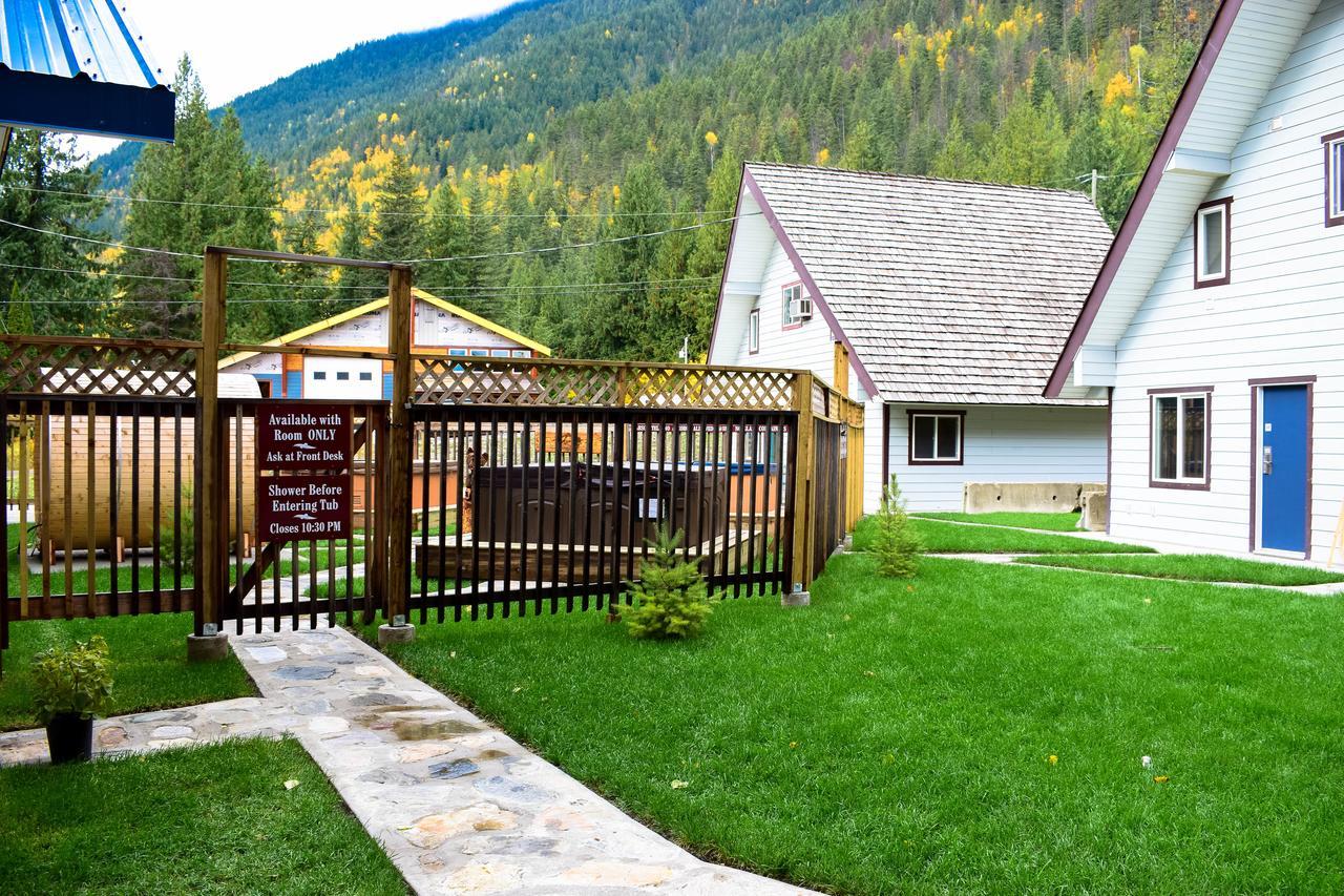 Peaks Lodge Revelstoke Exteriér fotografie
