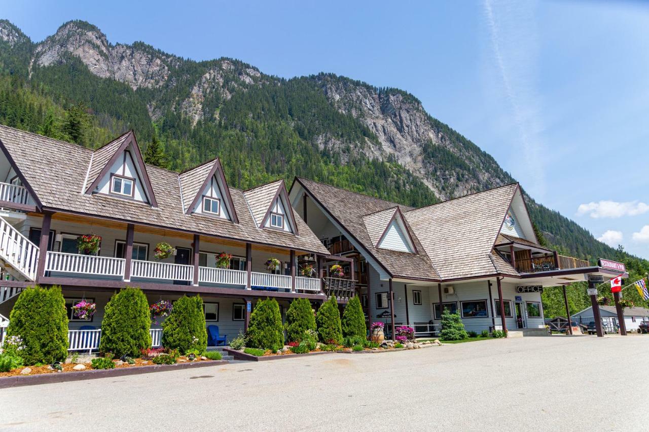 Peaks Lodge Revelstoke Exteriér fotografie